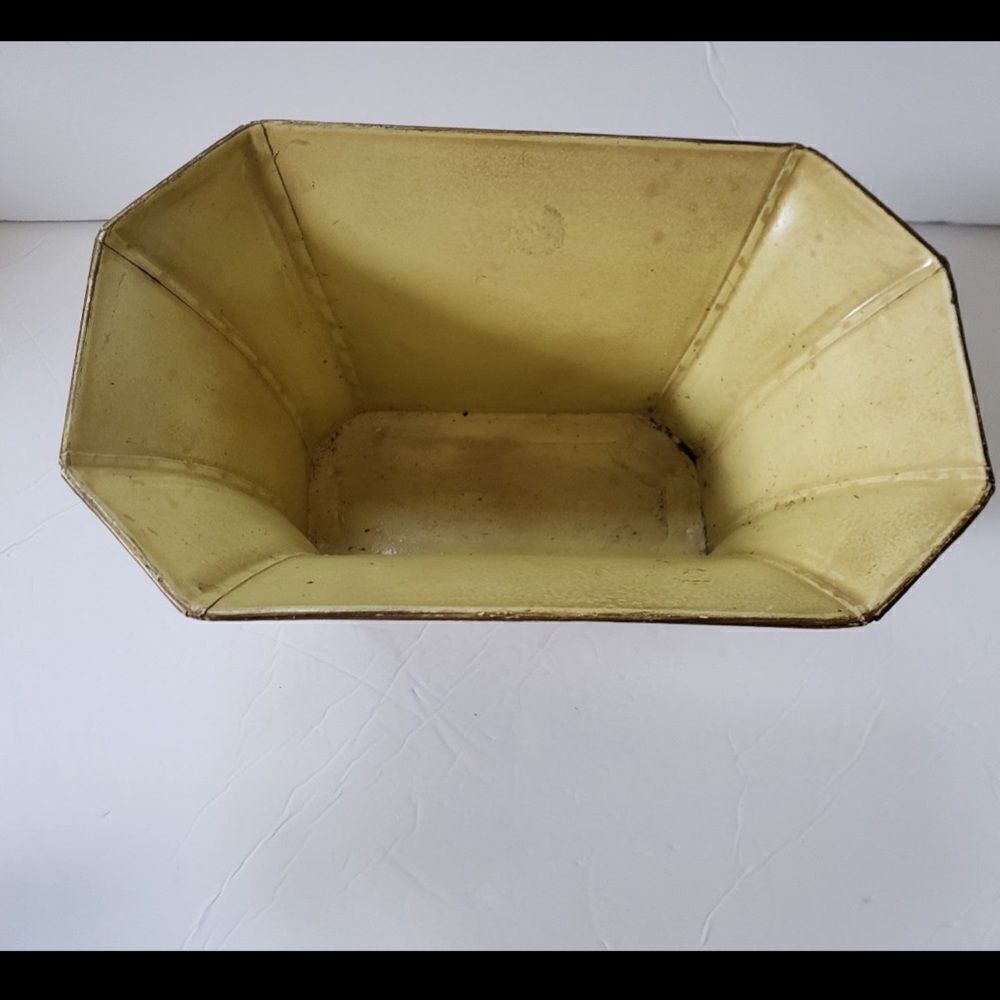 Metal Planter Cache Pot - Picture 4 of 8